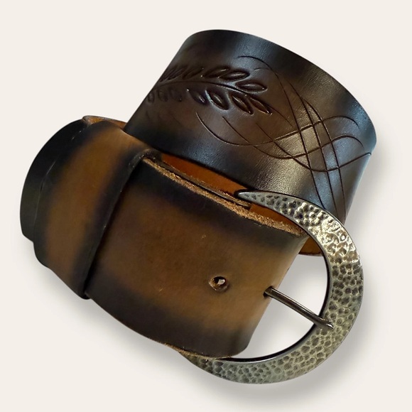 Free People Afterlife Boutique Vintage 1970’s Tooled Brown Leather Boho Belt